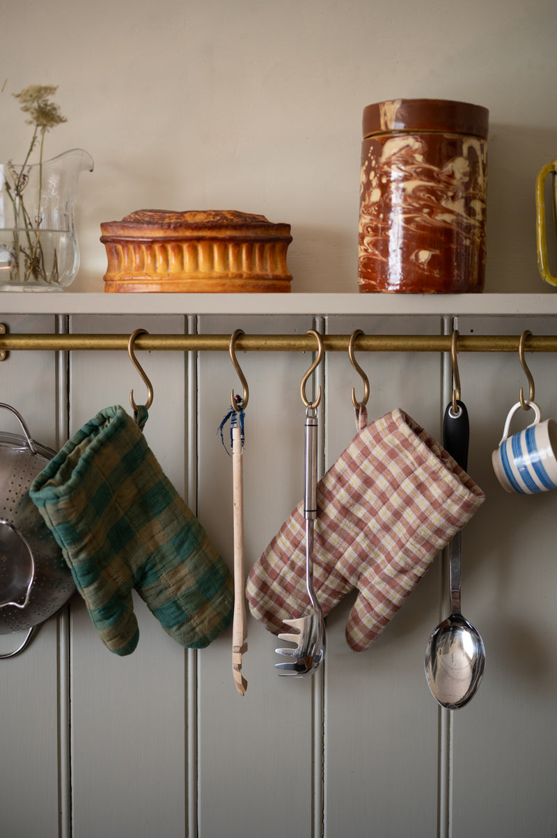 Laundered Linen Oven Glove - Connie