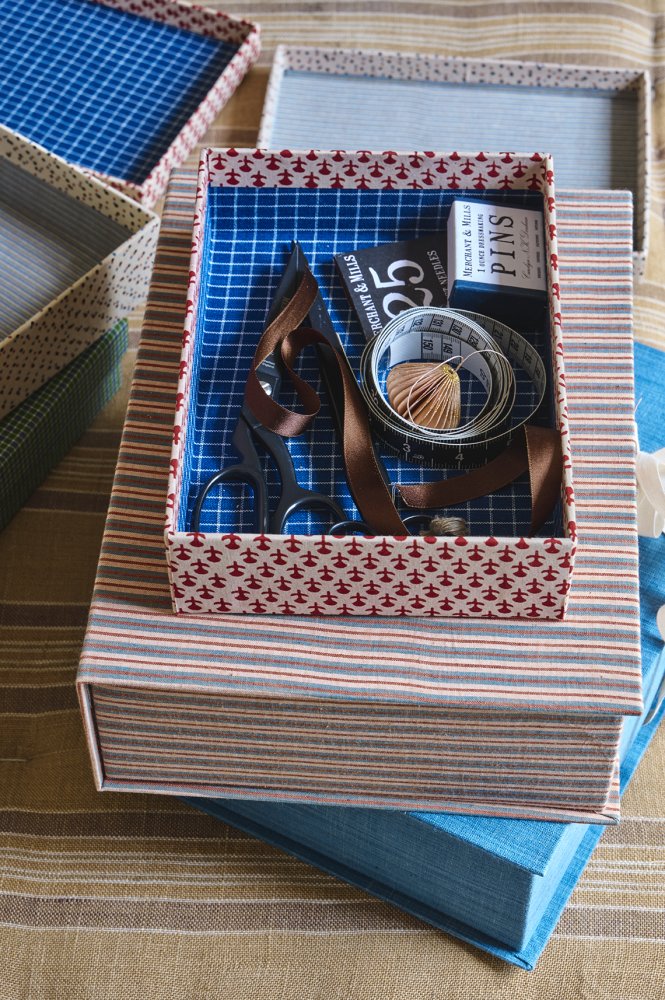 Curios Box - Paint Speckles & Etienne