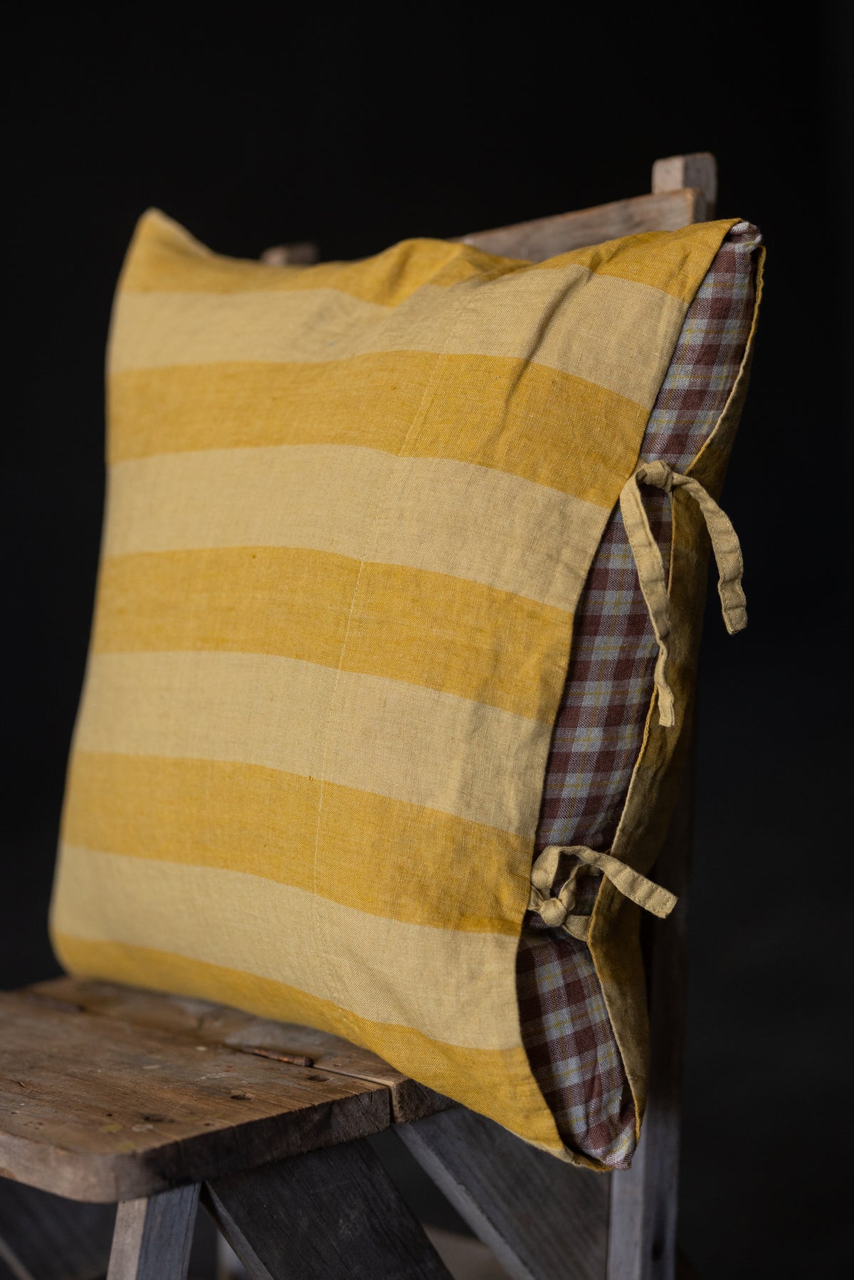 Laundered Linen Peekaboo Cushion Cover - Norfolk Sands/Connie