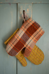 Laundered Linen Oven Glove - Baked Goods
