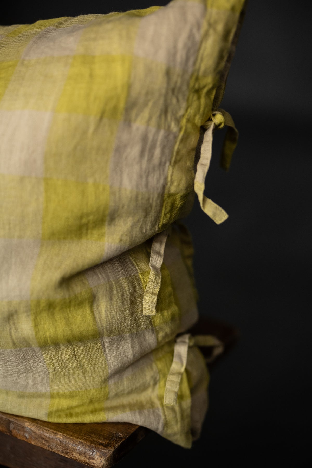 Laundered Linen Tie Pillowcase - Frosted Posset