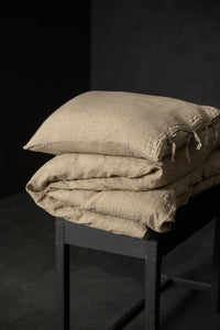 checked linen bedding