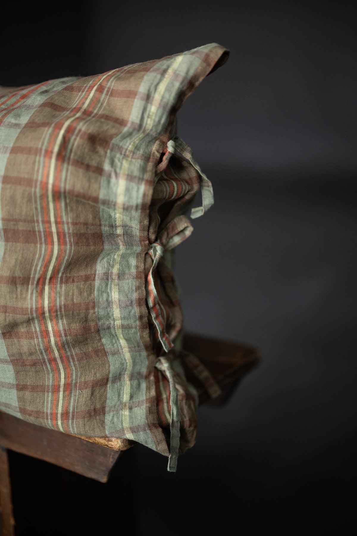 Laundered Linen Tie Pillowcase - Wilma Check